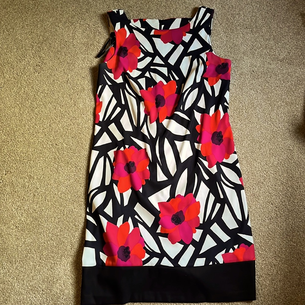 Alyx dress size 6. Looks new. Just above the knee